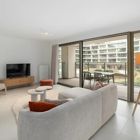 - - Modern, Design En Warm App 4p *