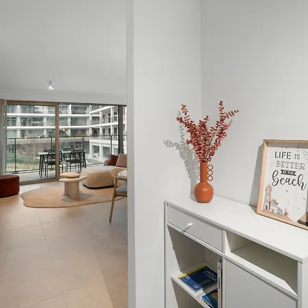 - - Modern, Design En Warm App 4p Apartment