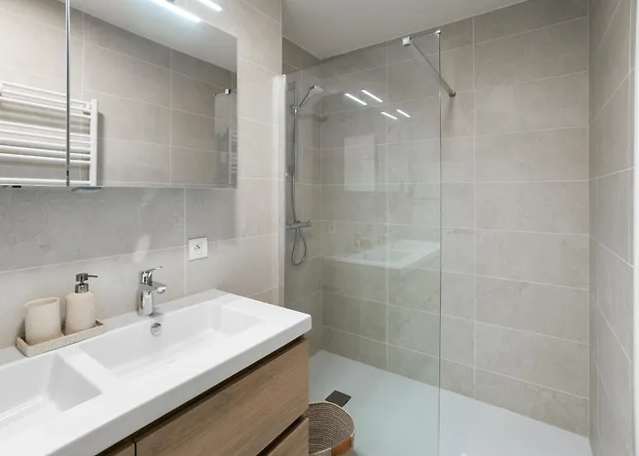 - - Modern, Design En Warm App 4p Appartement *