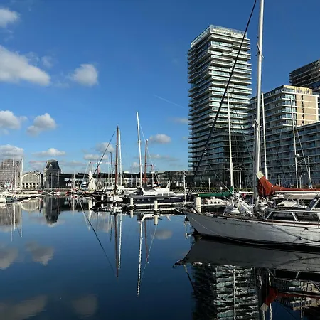 - - Modern, Design En Warm App 4p