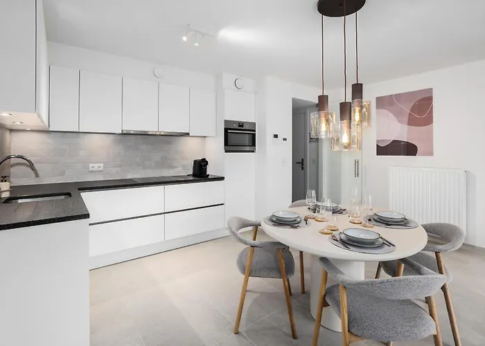 - - Modern, Design En Warm App 4p Apartamento