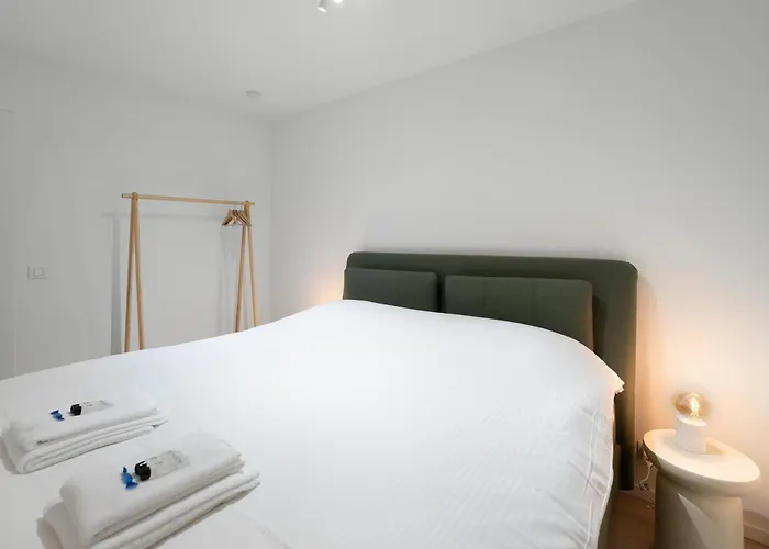 - - Modern, Design En Warm App 4p * Ostende